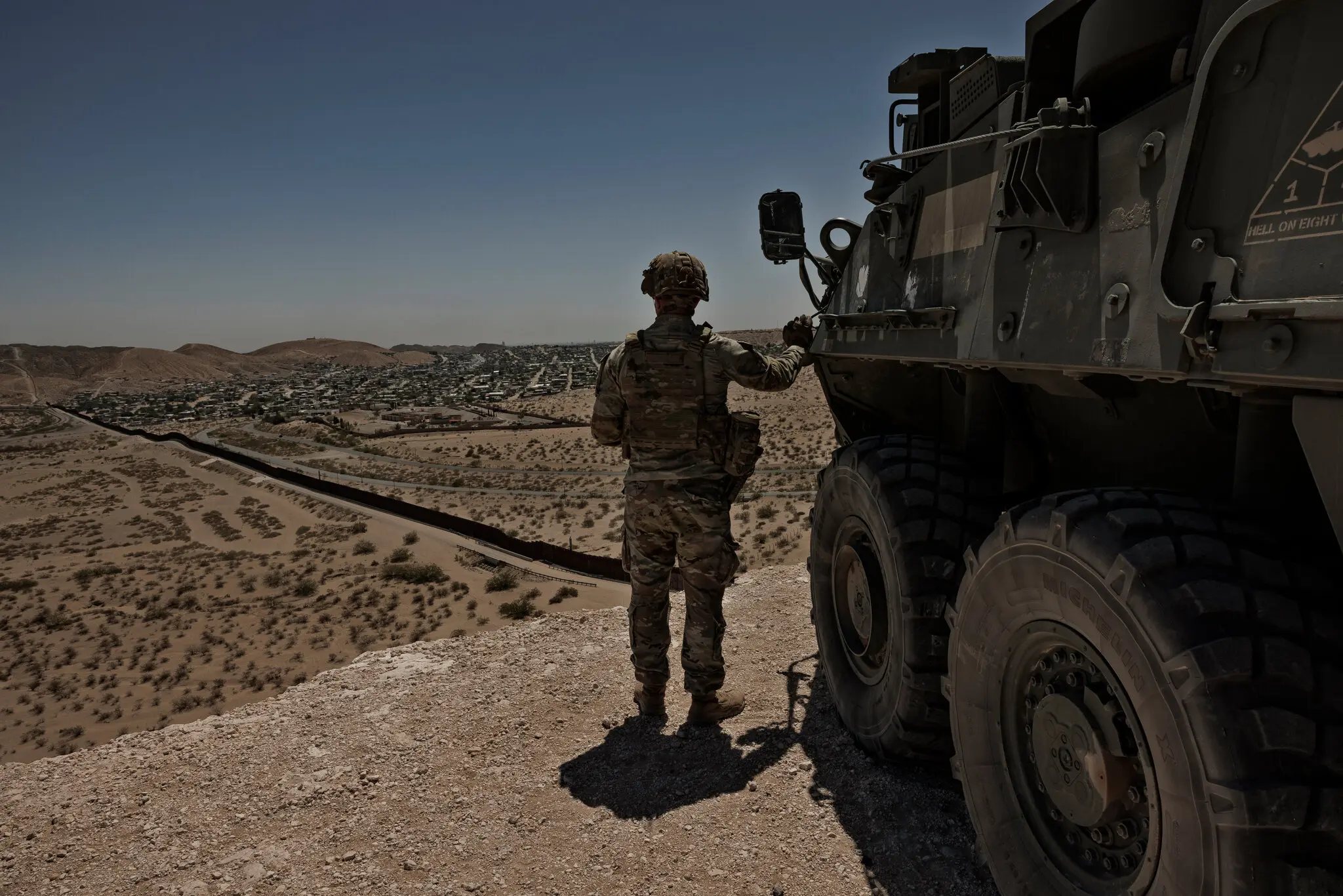 Пентагон проти міграції: як $2 млрд з оборонного бюджету пішли на політичну війну за кордон